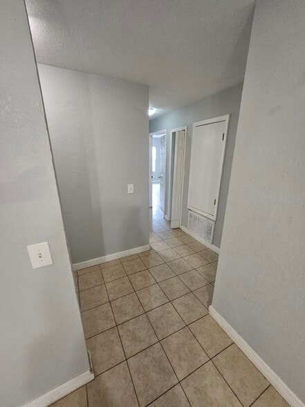 Building Photo - 2401 Barley Club Dr