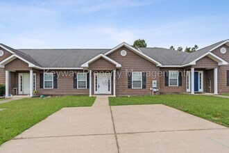 Building Photo - 6107 Village W Ln