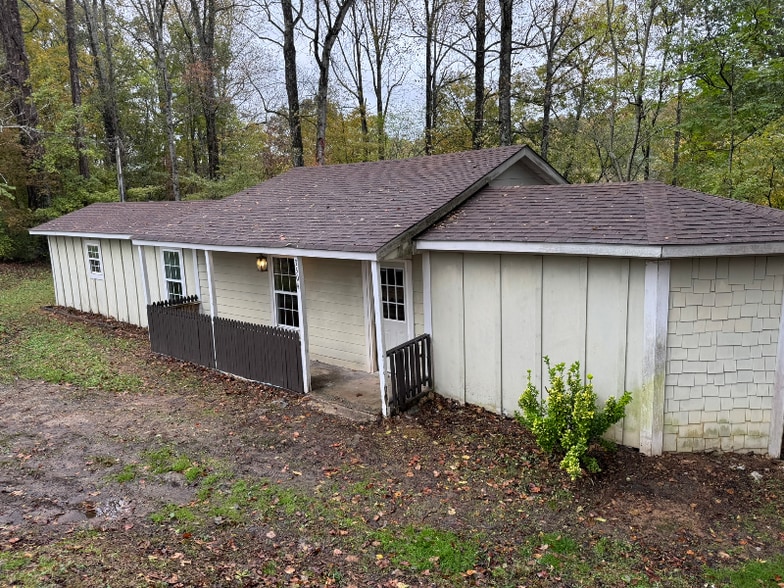 Primary Photo - 3504 Fly Rd