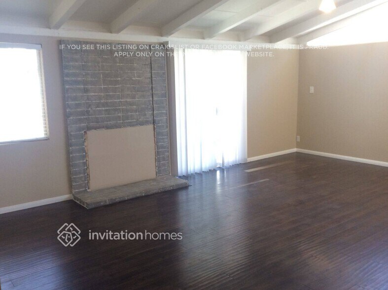Building Photo - 14215 Cohasset St