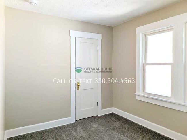 Building Photo - 1414 16th St NW