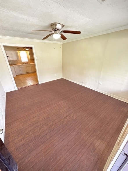 Building Photo - 4818 Caplin St