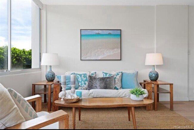 Building Photo - Makiki - Spacious one bedroom, one bath at...