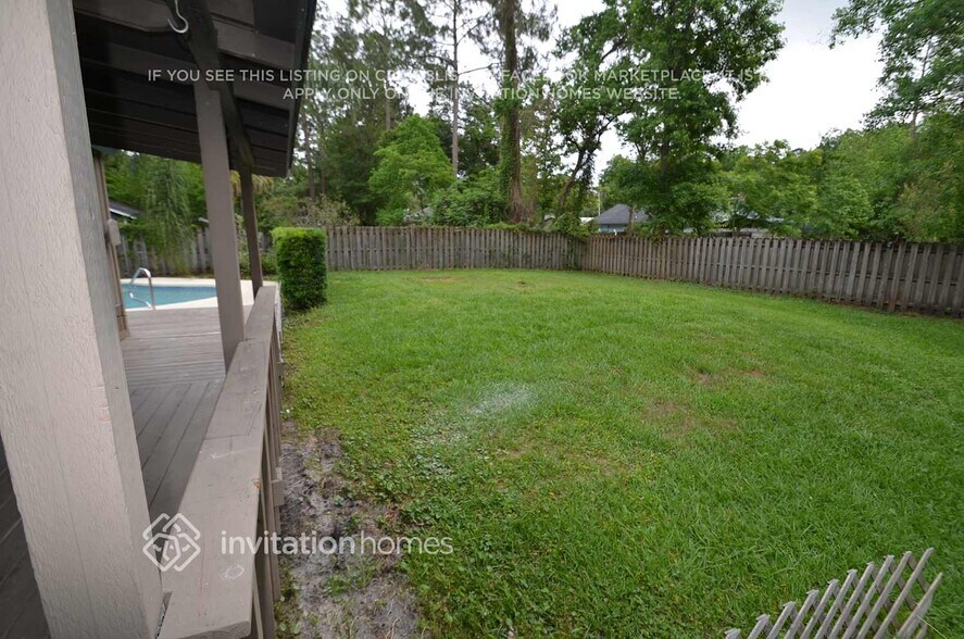 Building Photo - 985 Orangewood Rd