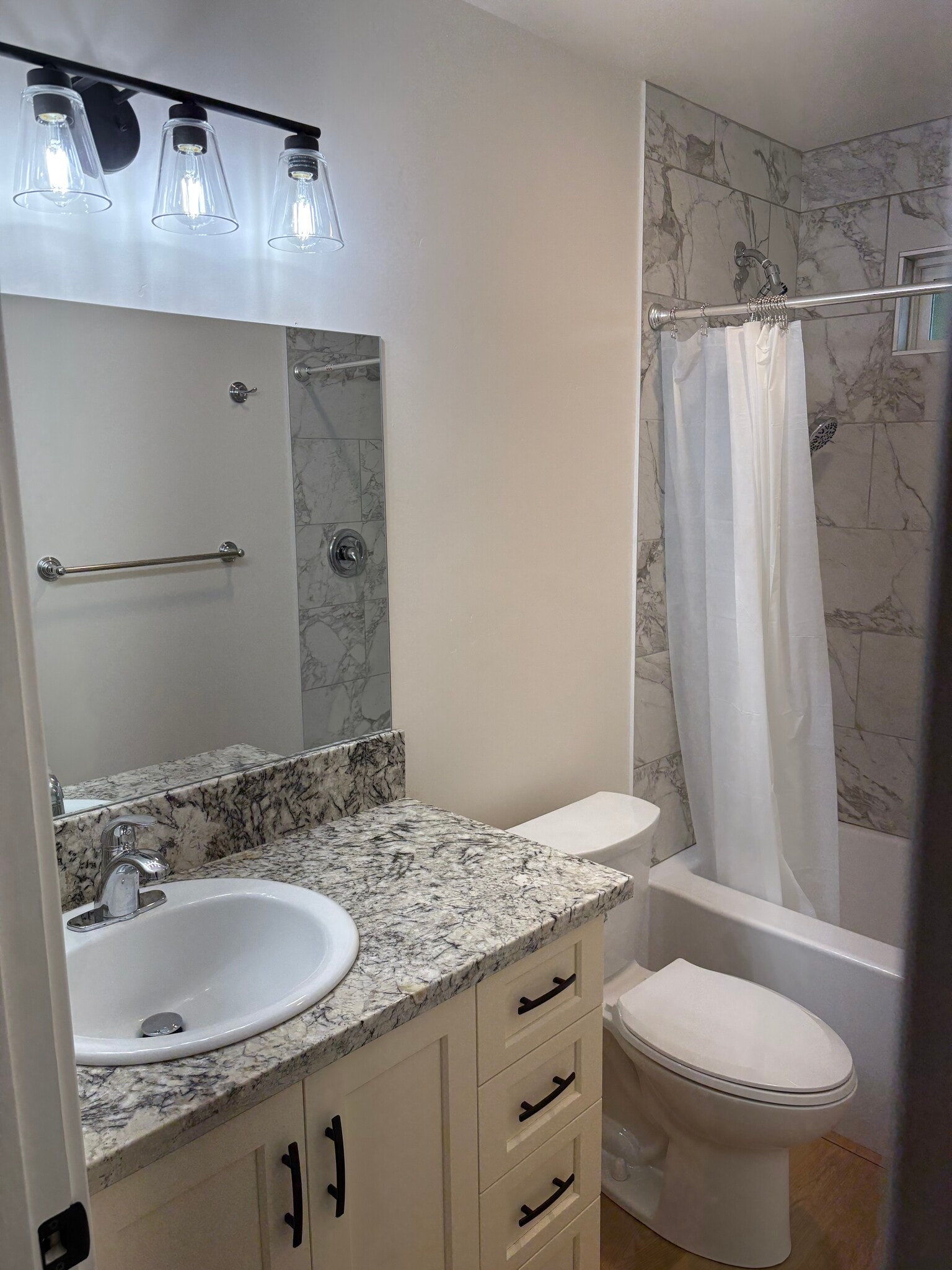House bath - 57 Palomar St