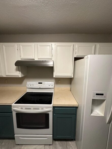 Building Photo - 6565 Arancio Dr W