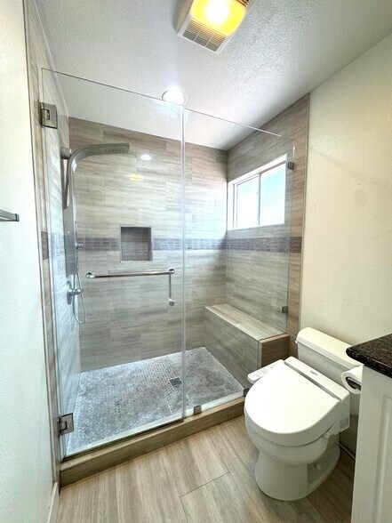 Building Photo - 456 Shatto Pl
