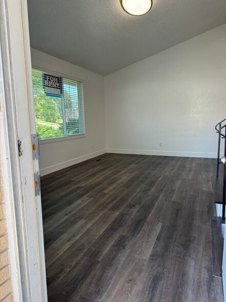 Building Photo - 78 W 990 S