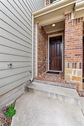 Building Photo - 2237 Wabash Wy