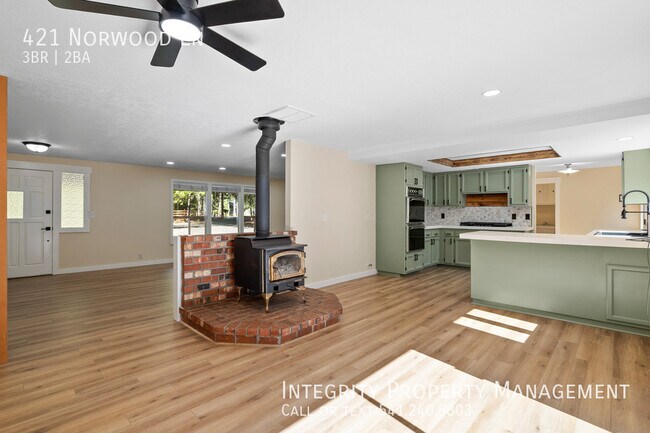 Building Photo - 421 Norwood Ln