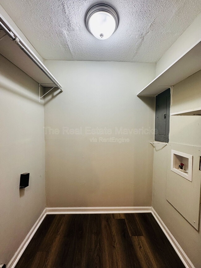 Building Photo - 4602 Delashmitt Rd