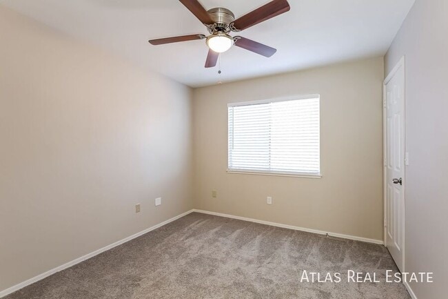 Building Photo - 5808 Ventana Dr