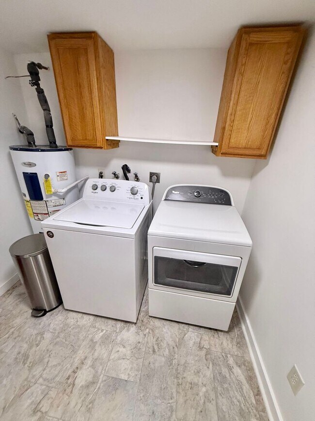 Building Photo - Charming 5-Bedroom Central District Home