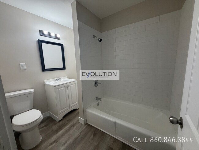 Building Photo - 228 -230 Franklin Ave-FL2