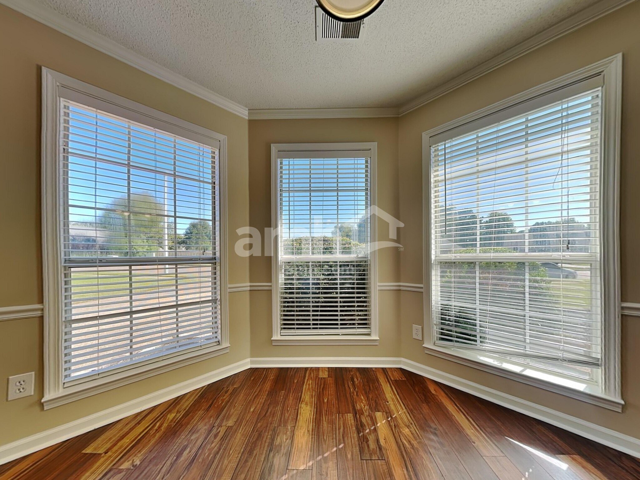 Building Photo - 6472 Daybreak Dr