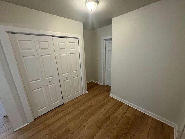 Building Photo - Downtown Pensacola - 2 bedroom, 1 bathroom