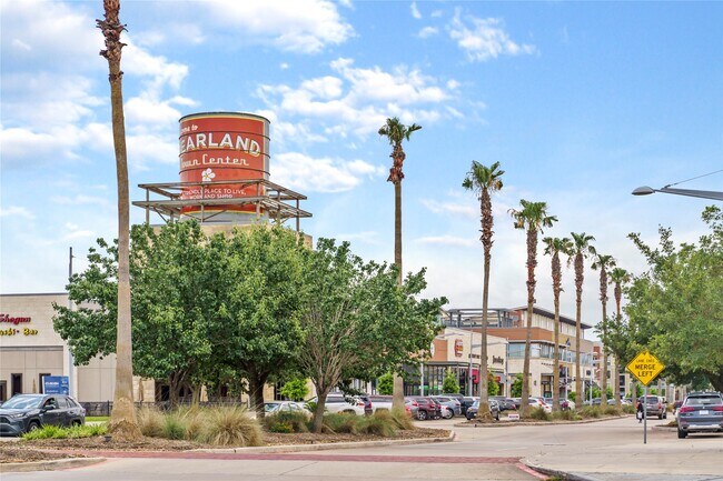Building Photo - 7222 Melrose Ln