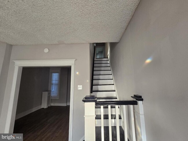 Building Photo - 2036 S 65th St