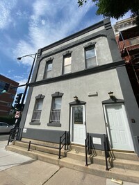 Building Photo - 1000 N Wood St