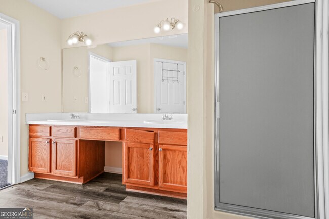 Building Photo - 2705 Waymar Dr SW