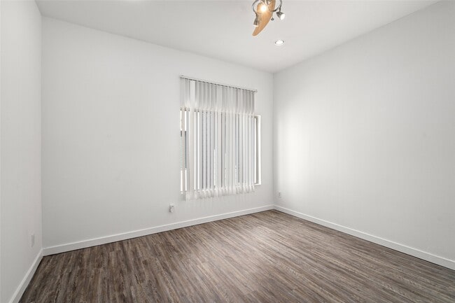 Building Photo - 5712 Winsome Ln