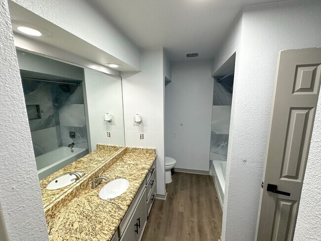 Building Photo - 7178 Rolling Fork Dr