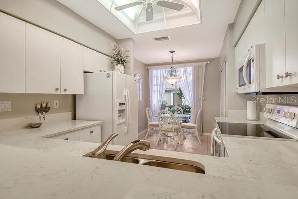 Building Photo - 9641 Castle Point Dr