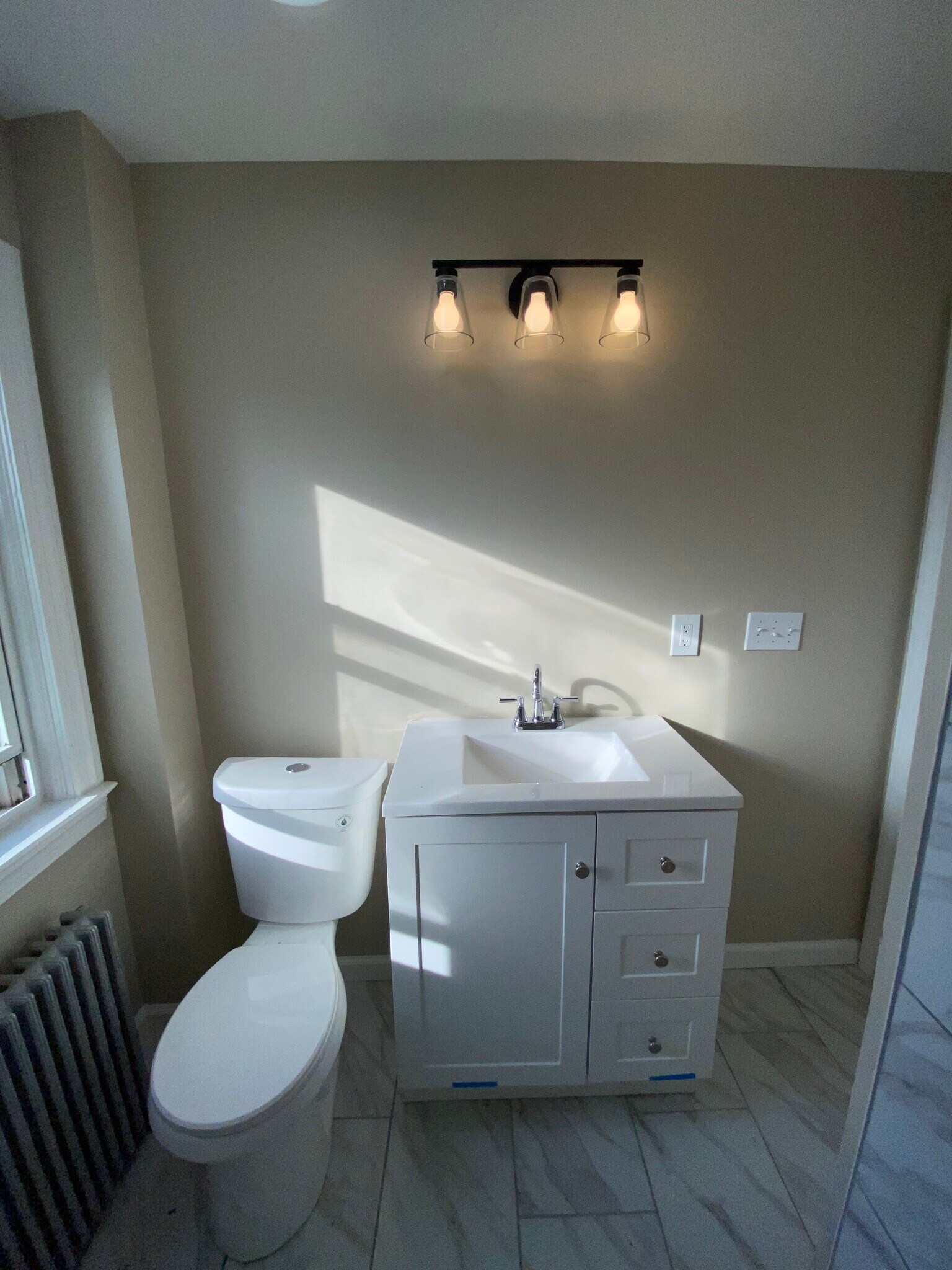 Building Photo - 41 N Kossuth St