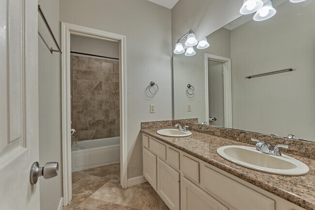 Building Photo - 3 Amber Sky Pl