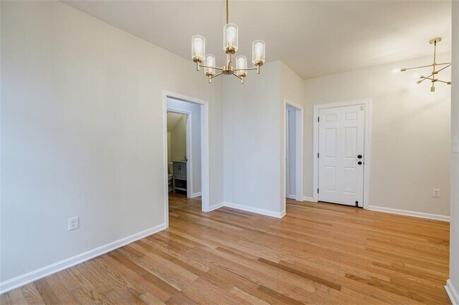 Building Photo - 1040 Hubbard St SW