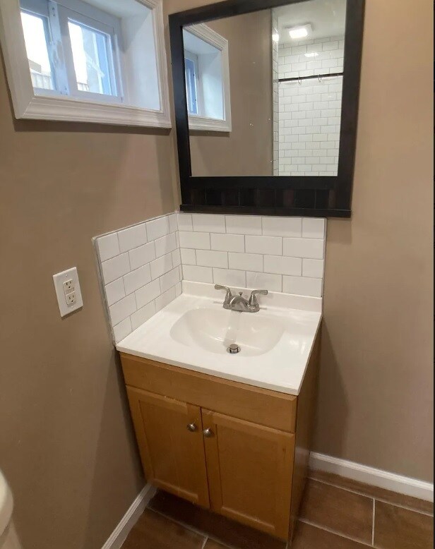 Building Photo - 2060 E Orleans St