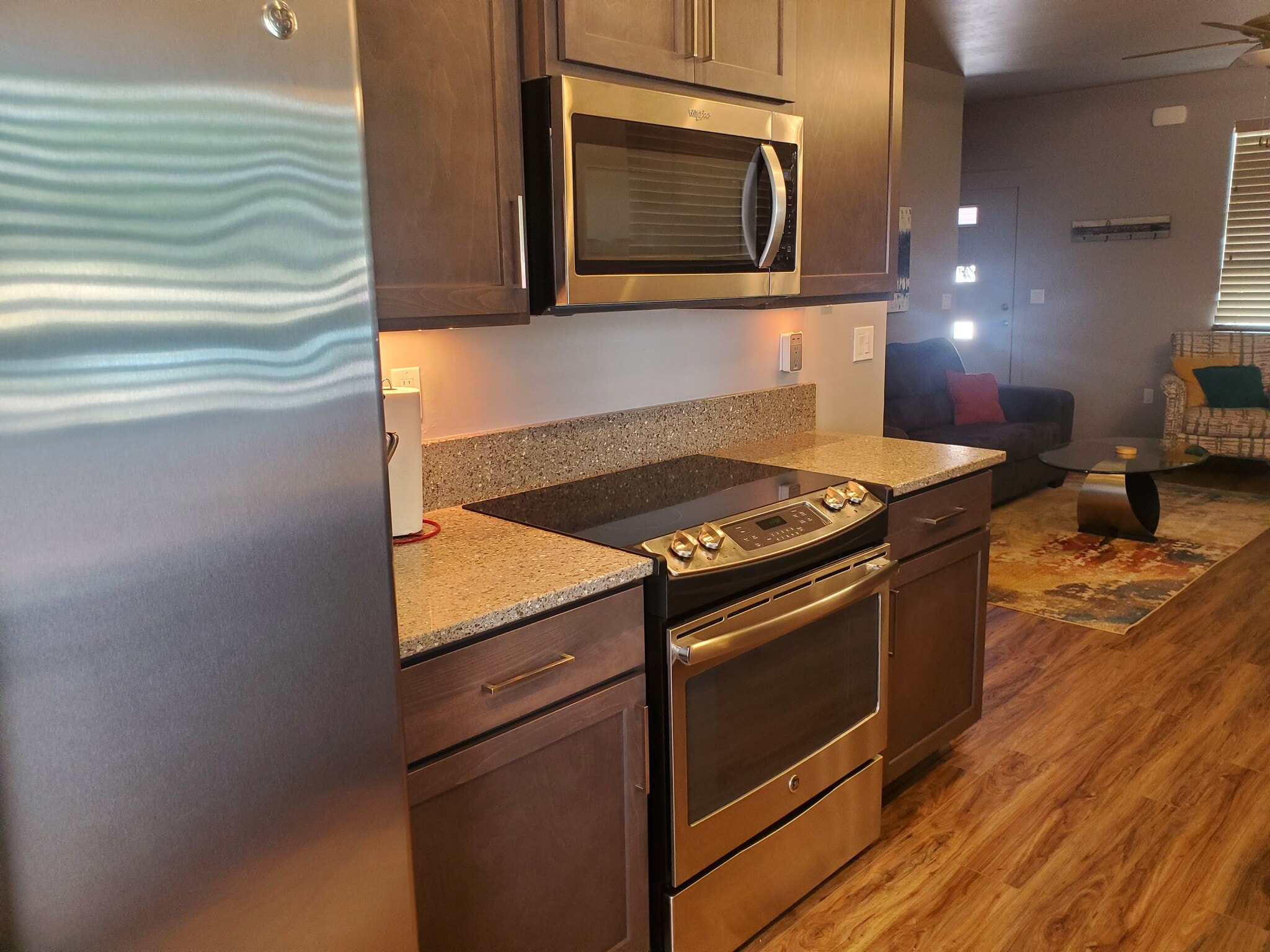 Newer Appliances - 1724 N Solomon Ct