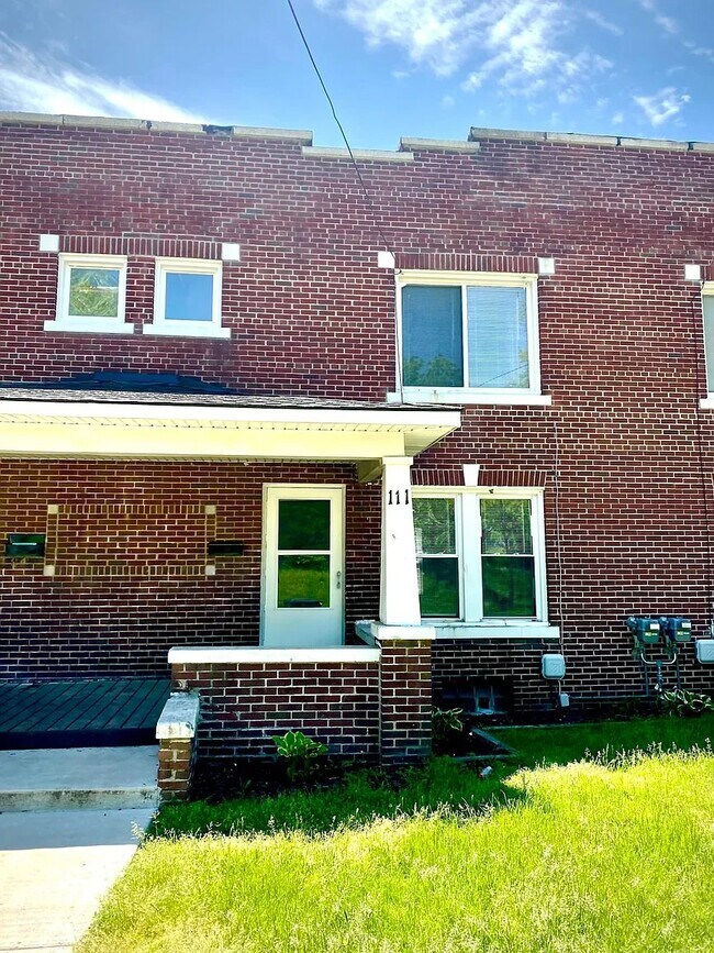 Building Photo - 111 W Rundell St