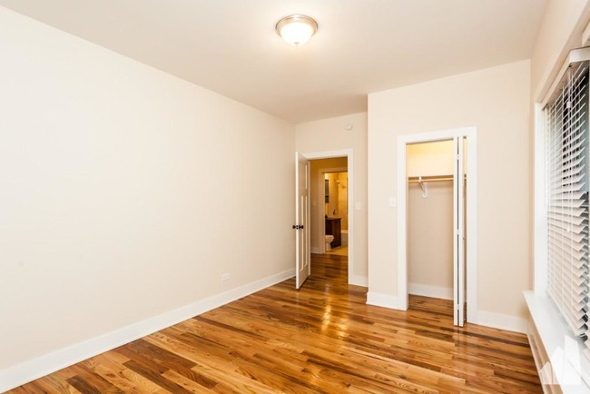 Building Photo - 1 bedroom in Chicago IL 60201