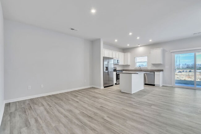 Building Photo - Brand-New 3BR/2.5BA Townhome with Garage in Greer $1725/mo rent***