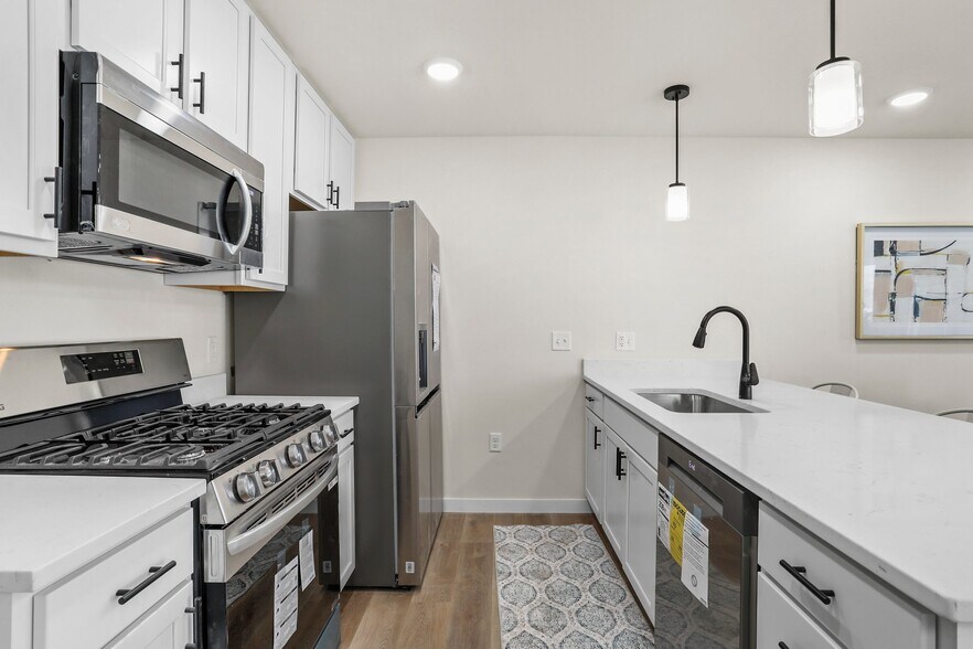 Building Photo - 928 Canter Dr