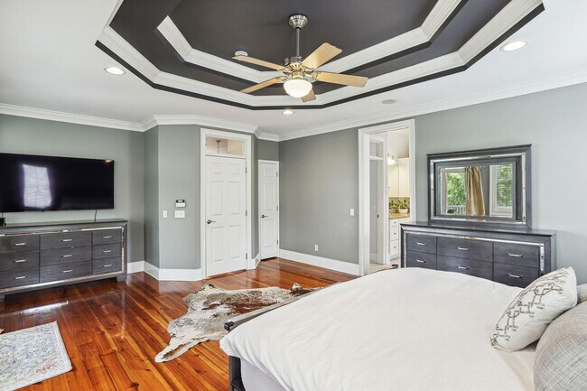 Building Photo - Luxury Waterfront Estate with Deepwater Access