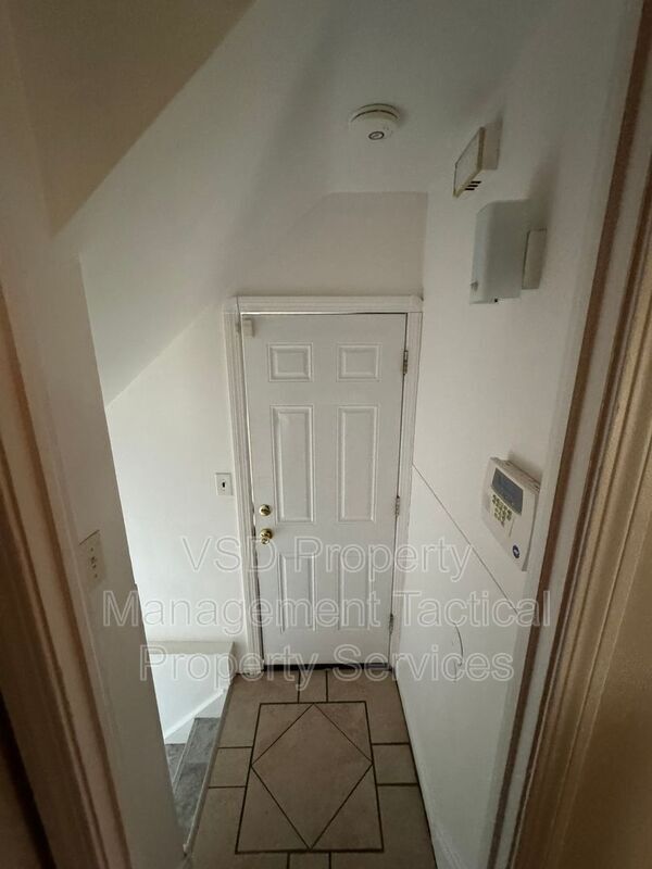 Building Photo - 12930 Havana Rd