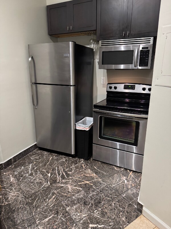 Building Photo - 1088 Bishop St