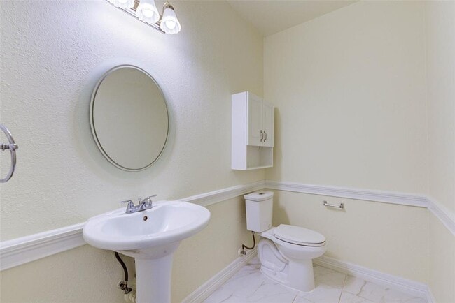 Building Photo - 2338 Plantation Bend Dr