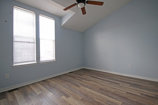 Building Photo - 1272 Frost Pl