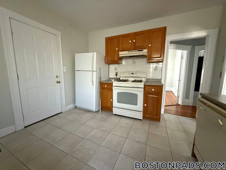 Building Photo - 49 Conwell Ave