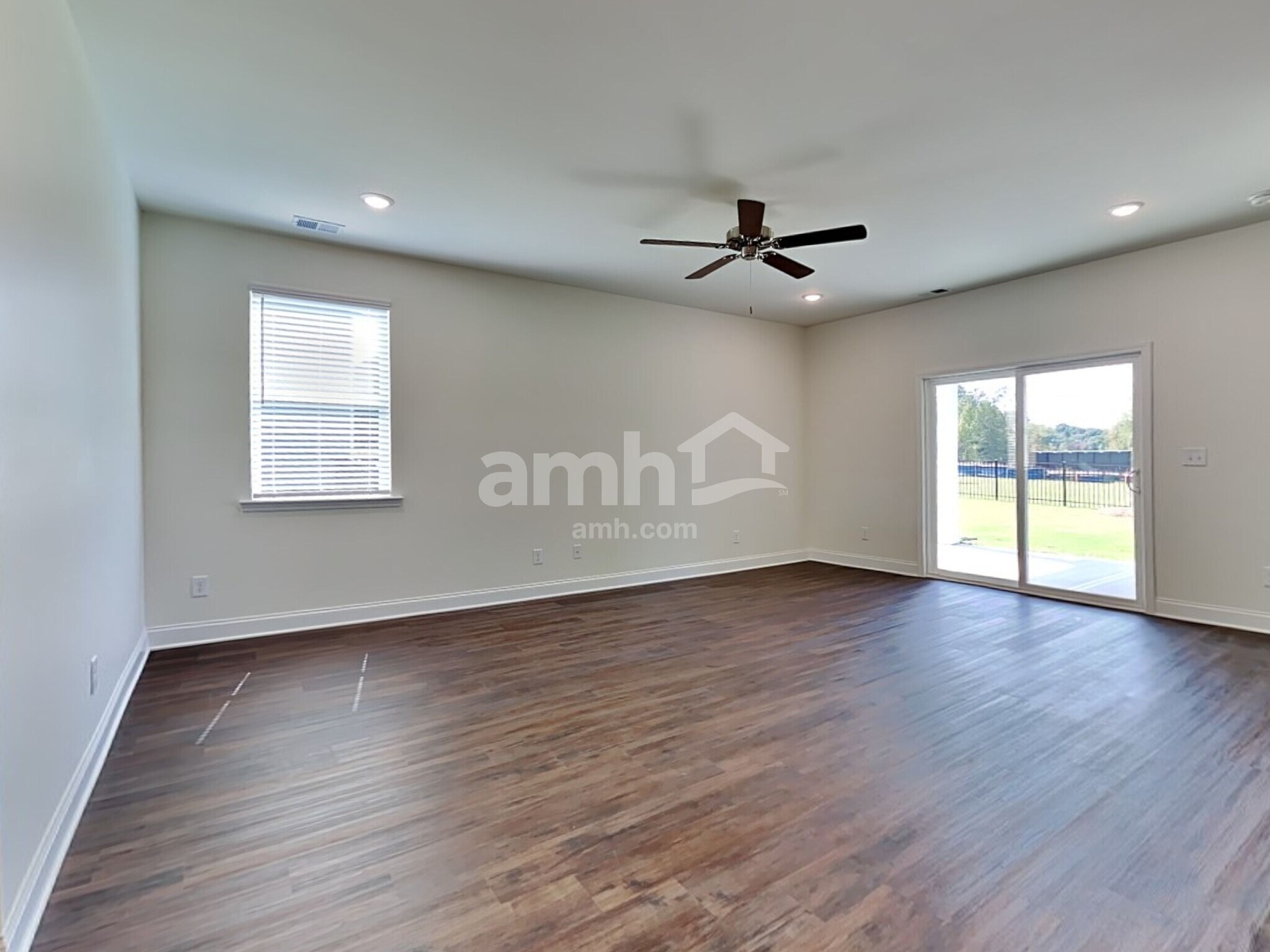 Building Photo - 113 Pecan Dr