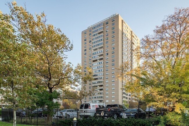 Building Photo - 8 Whittier Pl