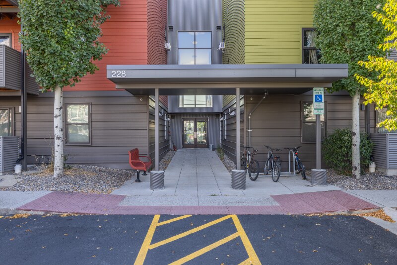 Building Photo - 228 S Cottonwood Rd