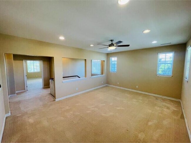 Building Photo - 32391 Alpine Ct