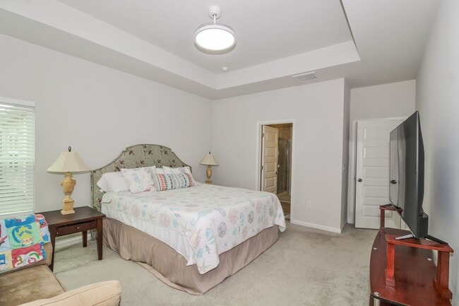 Building Photo - Lovely Furnished 3 bd/ 2 ba home