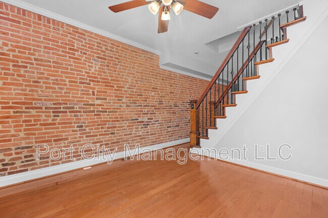 Building Photo - 1125 Haubert St