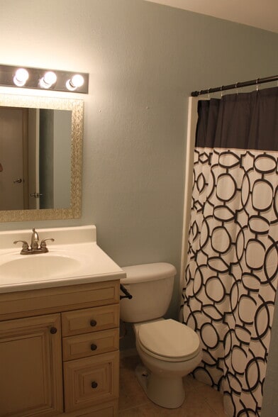 guest bath - 24 Cherrywood Square