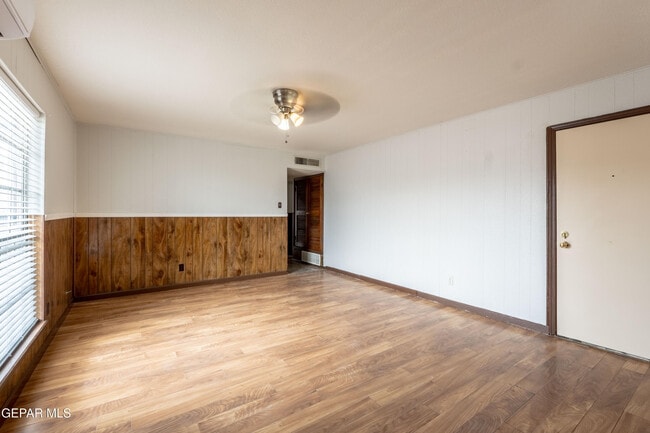 Building Photo - 921 Wier Ln